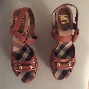 Burberry platoons shoes size 40